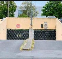 Topzustand und Lage. Garage in der Tiefgarage zu vermieten. - Dietzenbach