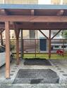 Foto - Überdachter PKW-Stellplatz im Innenhof
