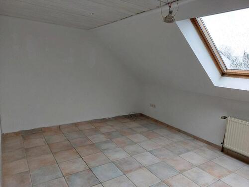 Foto - 3 Zimmer Dachgeschoßwohnung zur Miete in Grafschaft