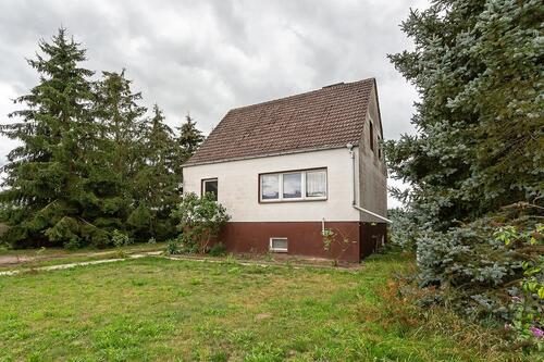 Foto - Großes Grundstück mit Einfamilienhaus im grünen