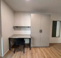 Top Lage - Neubezug: Voll möbliertes Studentenappartment - Erlangen Am Anger