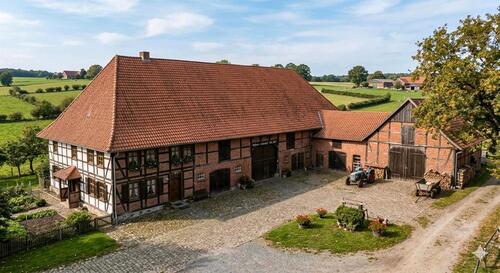 Foto - Haus mit ehemaligem Hof - 1.500.000,00&nbsp;EUR Kaufpreis, ca.&nbsp; 350,00&nbsp;m&sup2;
