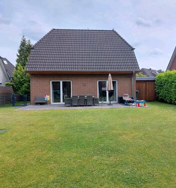 Foto - Einfamilienhaus mit großem Garten in familienfreundlicher Lage!