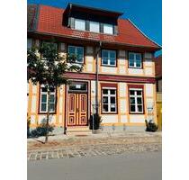 Charmantes Stadthaus mit vermieteter Gewerbeeinheit - Salzwedel
