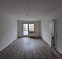 Schicke 2-Zimmer-Wohnung im 1.OG mit Balkon und Duschbad! - Leipzig Lausen-Grünau