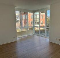 Sehr helle 2 Zimmerwohnung mit Einbauküche, Aufzug & Stellplatz! - Plauen Altstadt