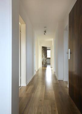 Foto - Helle 3 Zimmer Dachgeschosswohnung