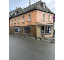 Haus zum Verkauf mit - 200.000,00&nbsp;EUR Kaufpreis, ca.&nbsp; 200,00&nbsp;m&sup2; in Münchberg (PLZ: 95213)