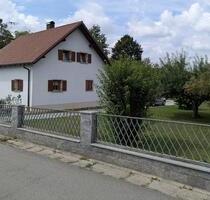 Renoviertes Einfamilienhaus mit großem Grundstück in Plattling