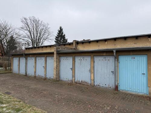 Foto - Motorradgarage abschließbare Zweiradbox auf Garagenhof