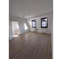 Neuwertig sanierte, WG-geeignete 5-Zimmer-Wohnung mit Balkon zentral in Ansbach