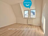 Foto - 3-Raum Wohnung • frisch renoviert • Bad mit Wanne • Stellplatz • Dachschrägen • Termin vereinbaren?