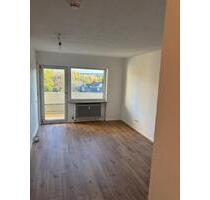 Helle 1,5-Zimmer-Wohnung im 4. OG mit großem Balkon in Traunreut