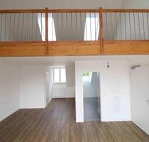 Etwas Besonderes: 2-Zimmer-DG-Wohnung mit Galerie - Dachau