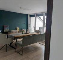 Helle 3 Zimmer Wohnung mit Loggia, Garage und neuer Einbauküche - Friedberg (Hessen)