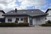 Foto - Großzügiges Einfamilienhaus mit 6,5 Zimmern, 2 Balkone und Garage