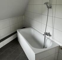 Sofort einziehen! Neues Wannenbad mit Laminatboden und Tapeten in Herne Wanne