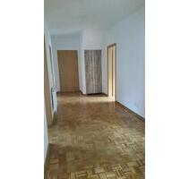 Schöne helle 4-Zimmer-Wohnung mit Küche - Lübbecke