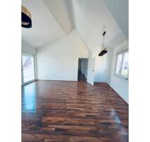 Charmante 3 Zimmer DG + Dachboden Wohnung - Ditzingen
