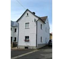 Doppelhaushälfte zu verkaufen! - 120.000,00&nbsp;EUR Kaufpreis, ca.&nbsp; 85,00&nbsp;m&sup2; in Thierstein (PLZ: 95199)