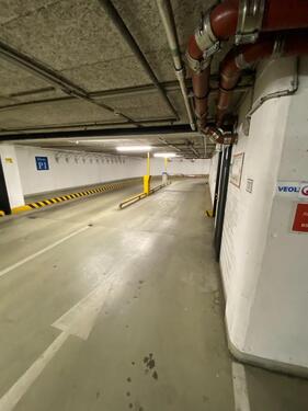 Foto - PKW-Stellplatz in Regus Unter den Linden 21 zu vermieten