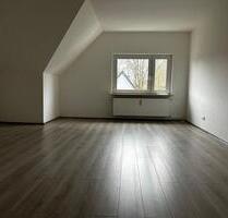 Sanierte Großzügige 2- Zimmer Wohnung ab sofort verfügbar - Solingen Ohligs