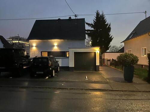 Foto - Kernsaniertes Einfamilienhaus zu vermieten.