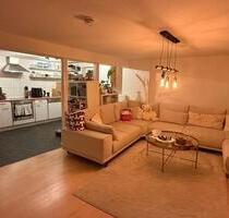 Vermiete schöne helle Altbauwohnung direkt in Schlitz