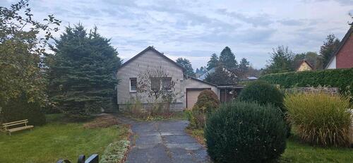 Foto - Kleines Haus mit schönen Grundstück. Baugrundstück