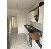 Attraktive 2-Zimmer-Wohnung mit Einbauküche und Balkon - Bremerhaven Mitte