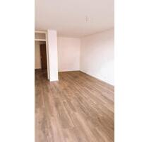 Frisch renovierte 1,5-Zimmer Wohnung + Einbauküche + Garage - Heidenheim an der Brenz Aufhausen