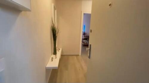 Foto - Möbliertes WG-ZIMMER in einer 2 Zimmer Wohnung in Altona