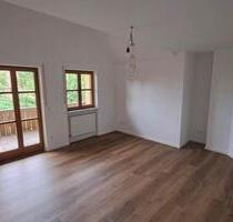 Moderne Wohnung in Parkstein 74qm mit Balkon und Einbauküche