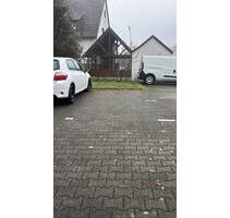 Zentraler Stellplatz am Bahnhof Uhingen zu vermieten