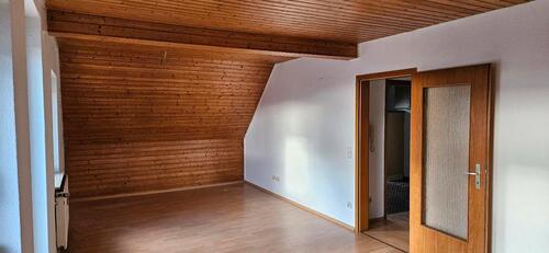 Foto - 3 Zimmer DG-Whg - 1.000,00&nbsp;EUR Kaltmiete, ca.&nbsp; 85,00&nbsp;m&sup2;