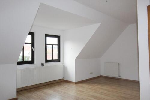 Foto - Geräumige 3 Zimmer-Dachgeschosswohnung unweit vom Zentrum