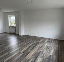 sehr schöne & helle 4 Zimmer Wohnung , grosser Balkon . Top Lage - Simbach