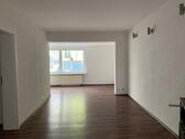 Foto - 3 Zimmer mit große Terrasse - 1.240,00&nbsp;EUR Kaltmiete, ca.&nbsp; 95,00&nbsp;m&sup2;