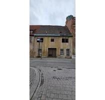 Mehrfamilienhaus - 35.000,00 EUR Kaufpreis, in Weißenfels (PLZ: 06667)