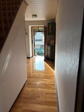 Foto - Freistehendes Haus mit Garten und Garage