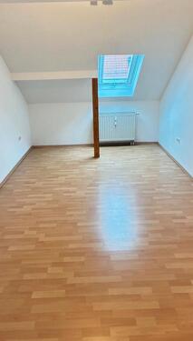 Foto - 6 Zimmer Dachgeschoßwohnung zur Miete in Alteglofsheim