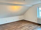 Foto - Dachgeschoßwohnung in Alteglofsheim zur Miete
