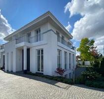 HAUS WITTLAER - KAMIN - OFFENE EINBAUKÜCHE - PARKETT - GARTEN - HOHE DECKEN - FEINPUTZ - Düsseldorf Stadtbezirk 5