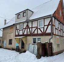 Wohnhaus mit Doppelgarage und Garten - Eschwege