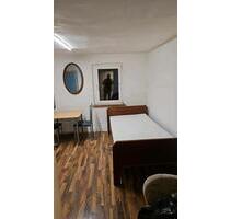1 Zimmer, zu Vermieten - 410,00&nbsp;EUR Kaltmiete, ca.&nbsp; 20,00&nbsp;m&sup2; in Lichtenfels (PLZ: 96215)