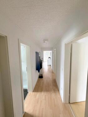 Foto - Frisch renovierte 3,5 Zimmerwohnung mit Balkon und Esszimmer