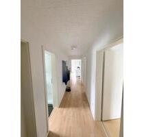 Frisch renovierte 3,5 Zimmerwohnung mit Balkon und Esszimmer - Böblingen Dagersheim