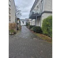 Parkplätze 11x PKW - 100,00 EUR Miete, in Köln (PLZ: 50733) Nippes