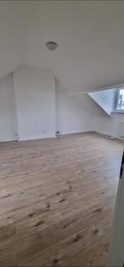 Foto - Erstbezug nach Sanierung 2,5 Zimmer DG Wohnung