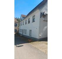 Haus mit drei Wohnungen - 480.000,00&nbsp;EUR Kaufpreis, ca.&nbsp; 288,00&nbsp;m&sup2; in Haigerloch (PLZ: 72401)